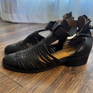 Size 39/9 House of Harlow Black Leather Bootie